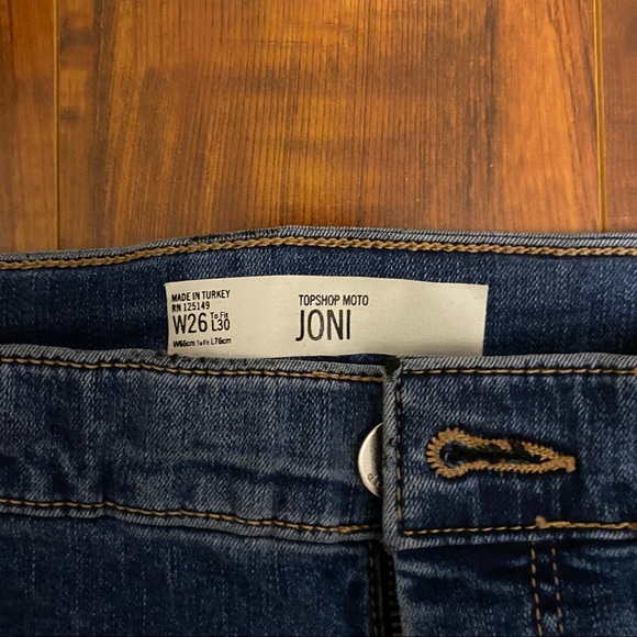 Topshop high waisted Joni Jeans in midblue. Size: 26W 30L - Picture 3 of 4